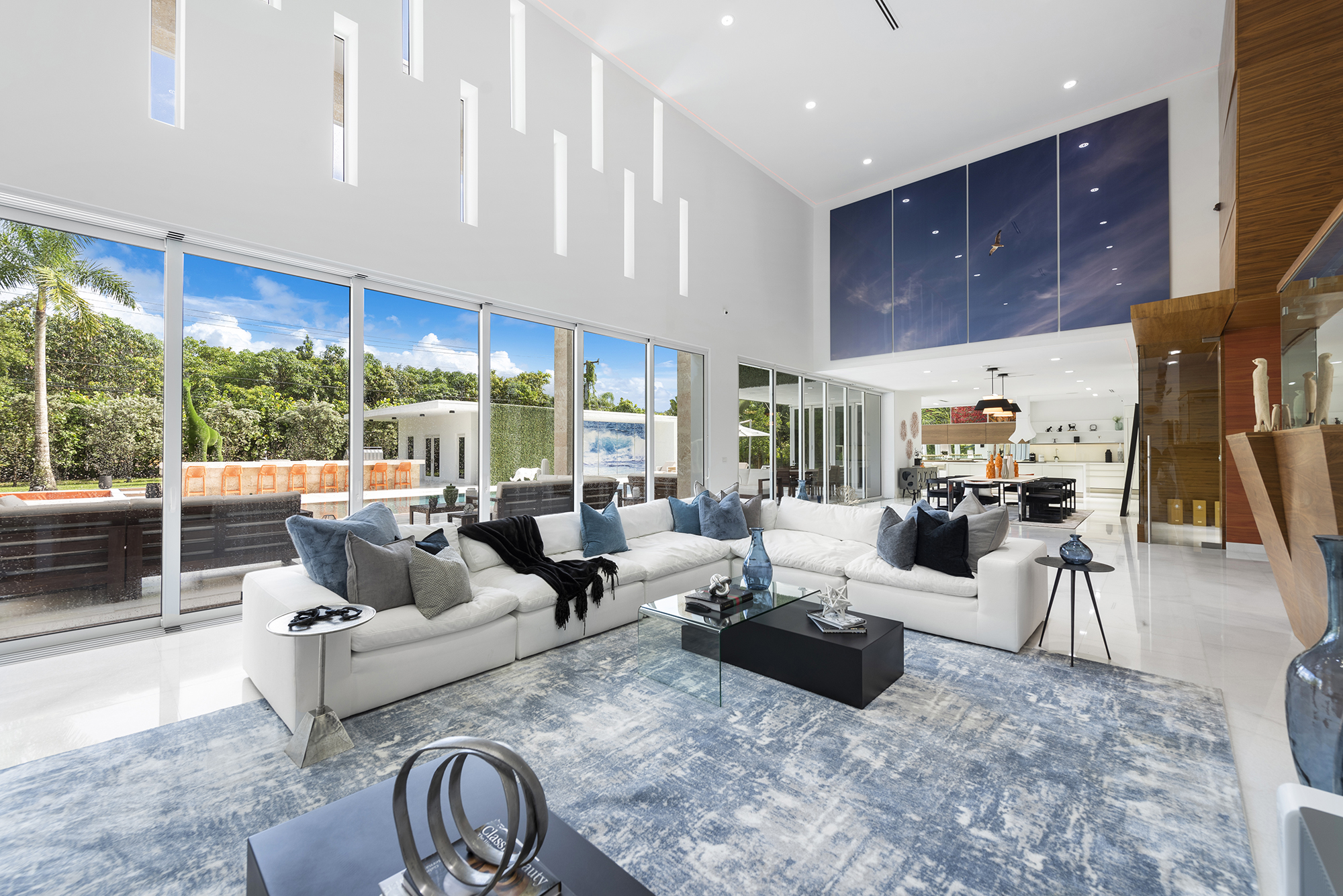 Miami Villa Crest image #3