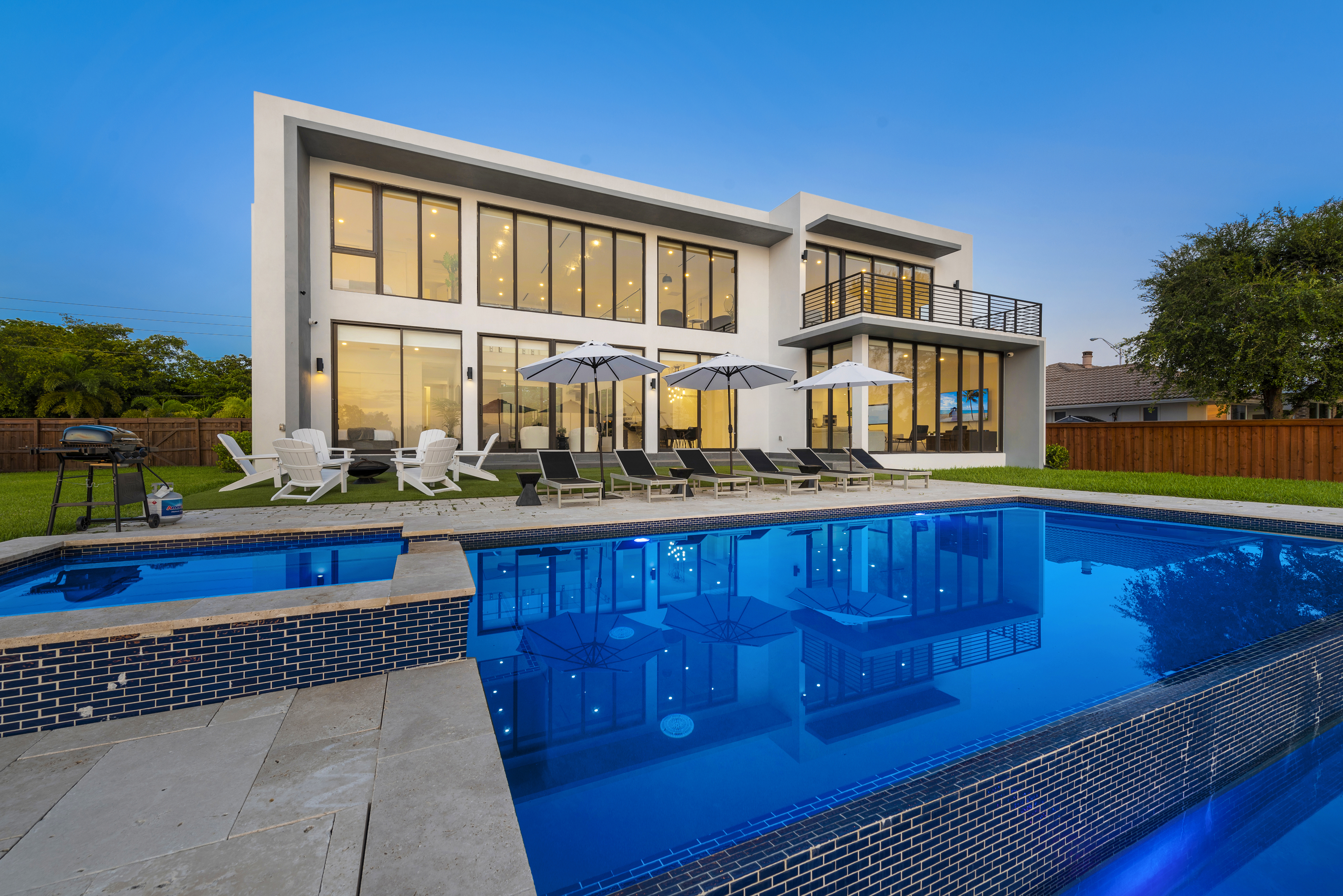 Villa Lago luxury rental in South Miami