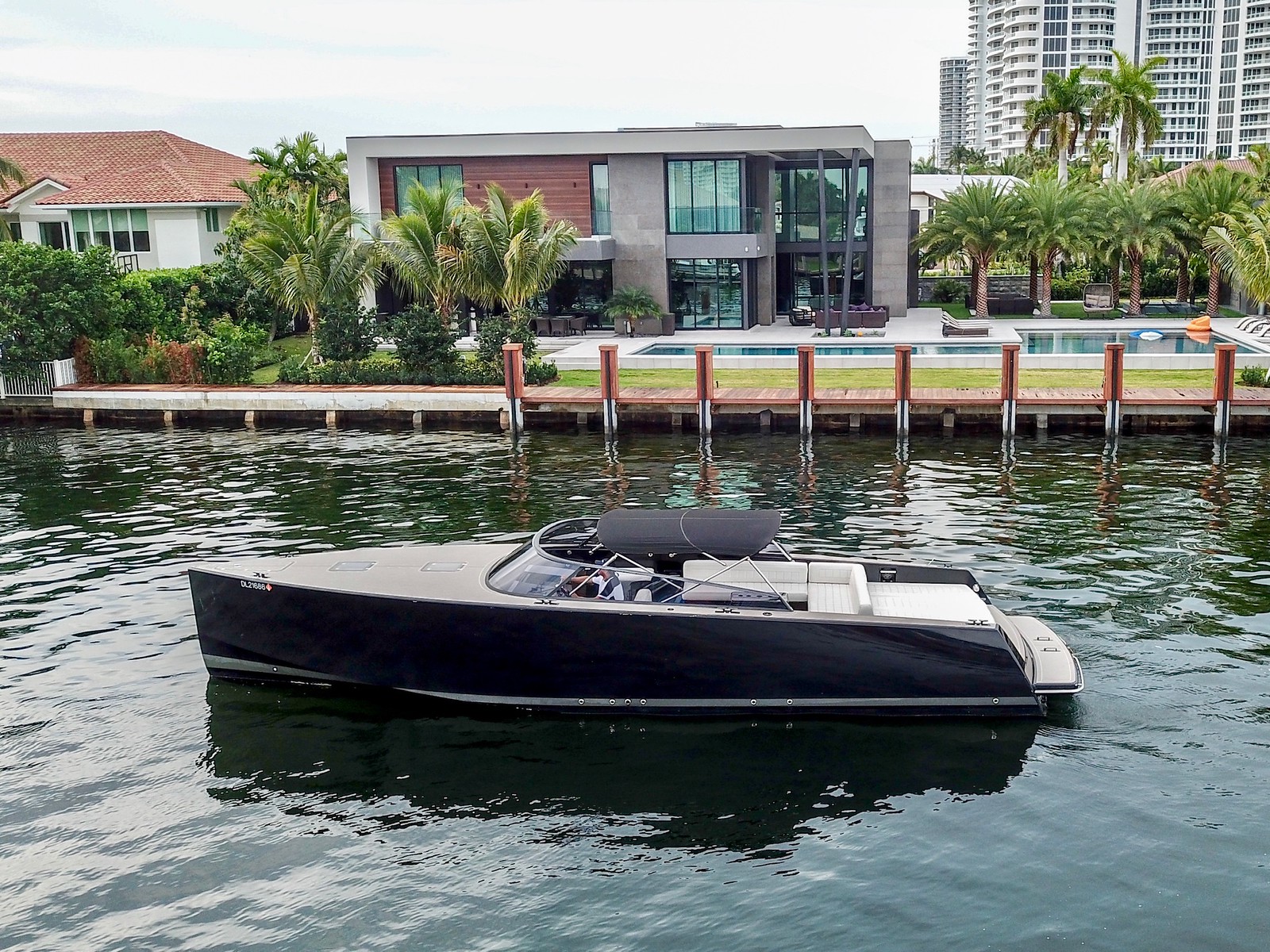 Miami 40 FT VanDutch image #1