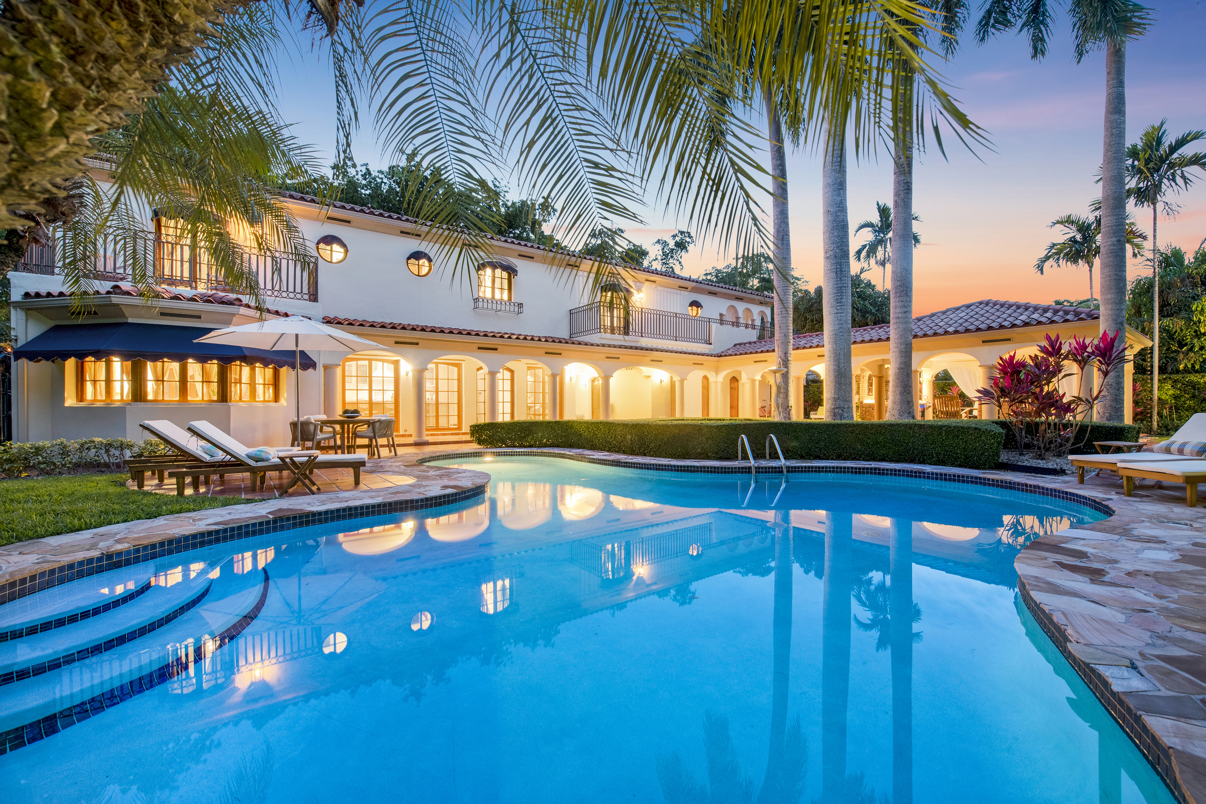 Villa Tierra luxury rental in Coral Gables