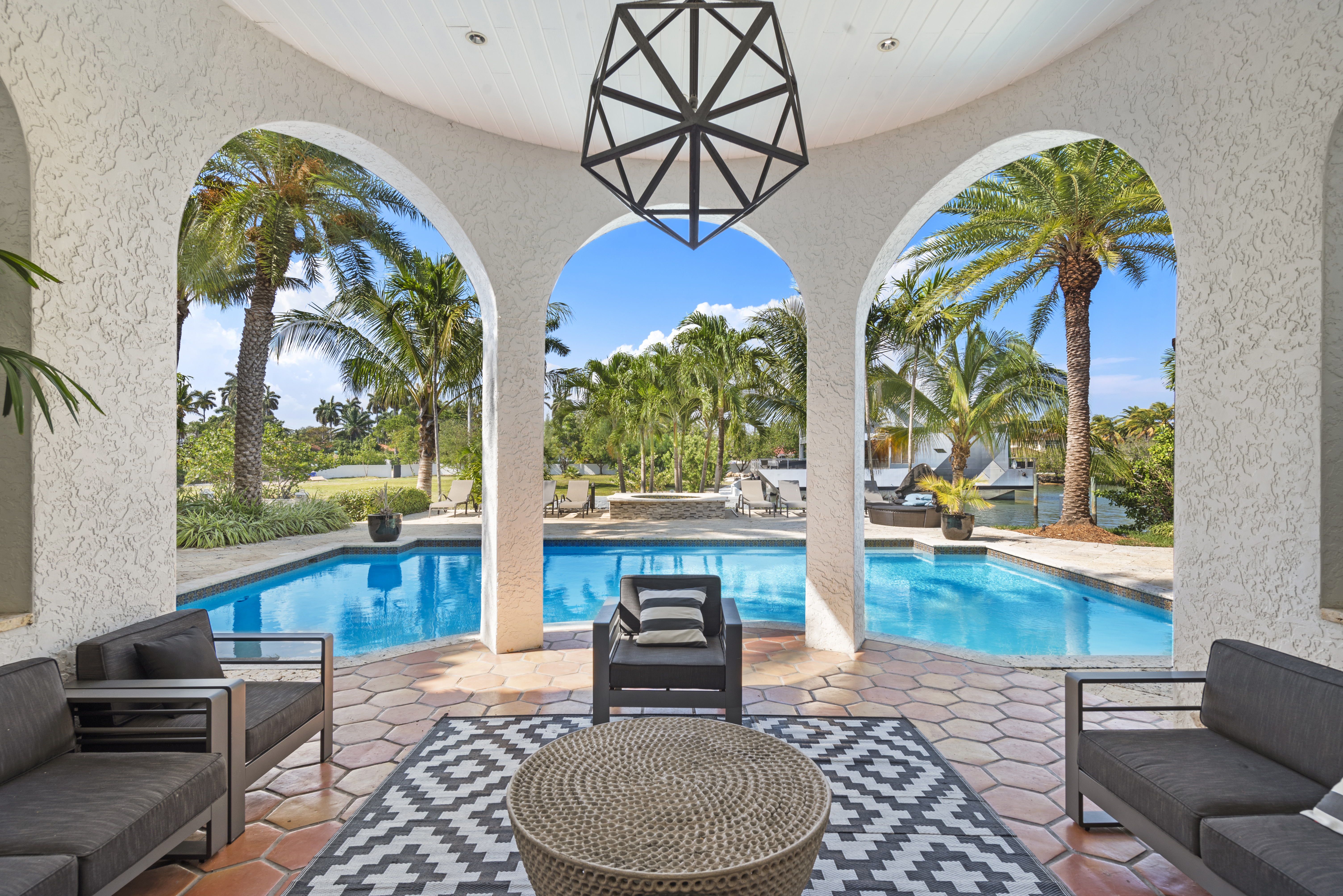 Miami Villa Valencia image #3