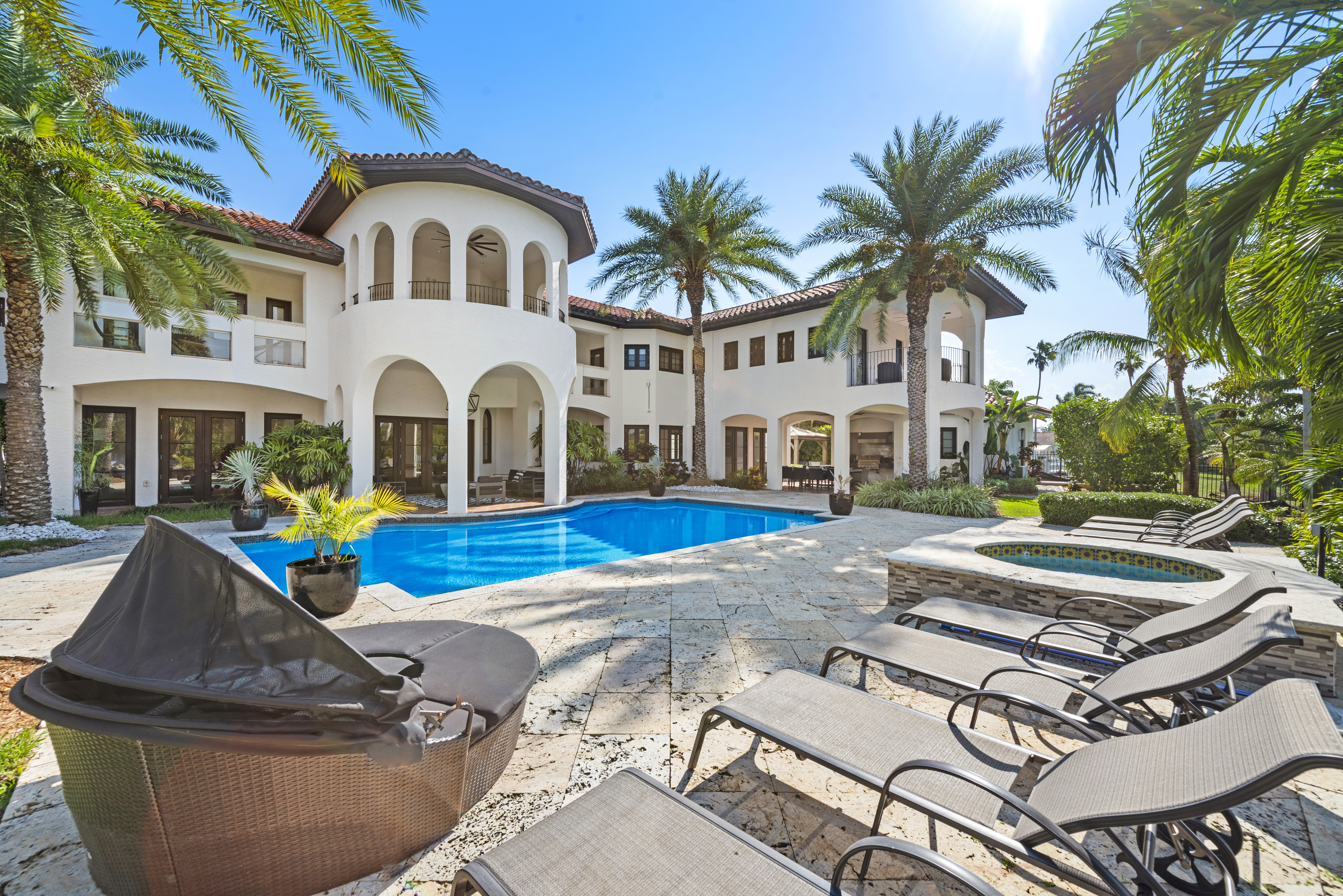 Miami Villa Valencia image #2