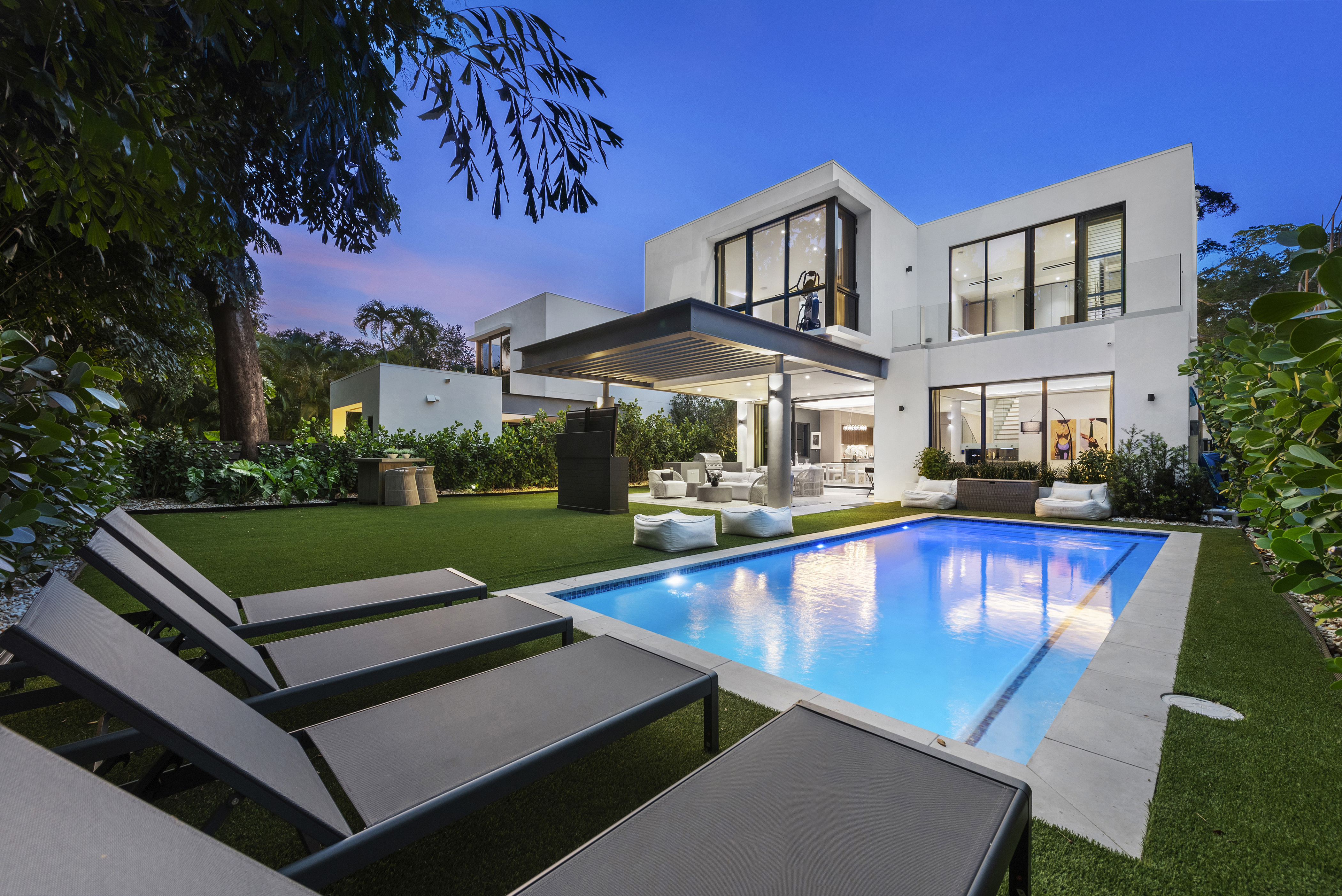 Villa Grove luxury rental in Coconut Grove