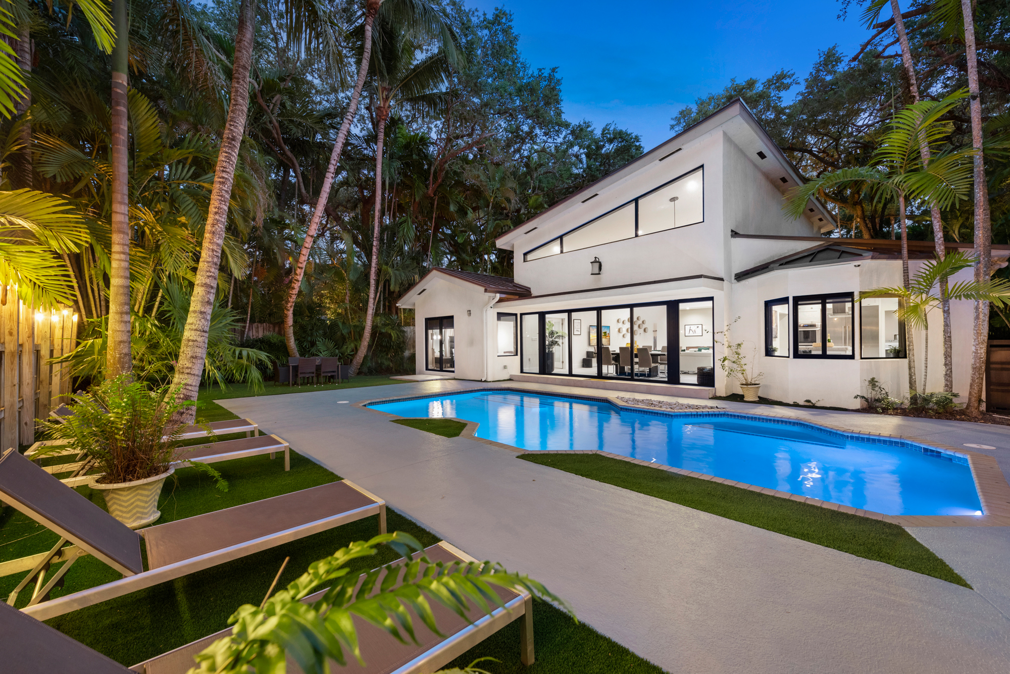 Villa Zen luxury rental in Coconut Grove